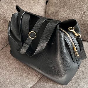 Cuyana Zippered Satchel in Black